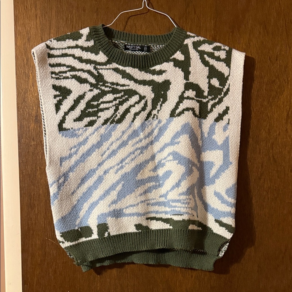 Nasty Gal Blue and Green Sleeveless Sweater Vest